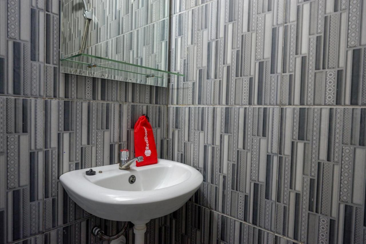 Reddoorz @ Jalan Gatot Subroto Semarang Hotel Екстериор снимка