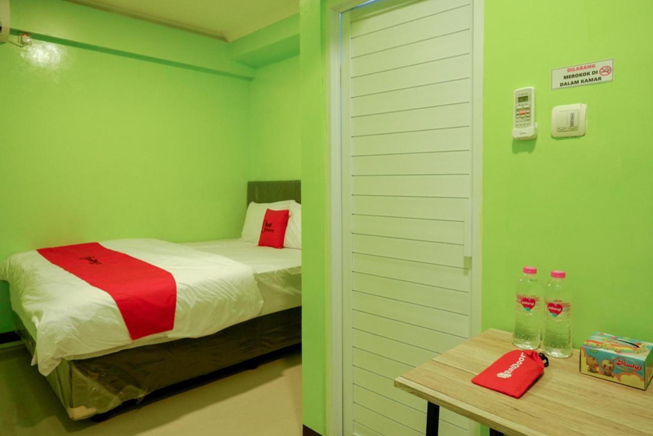 Reddoorz @ Jalan Gatot Subroto Semarang Hotel Екстериор снимка