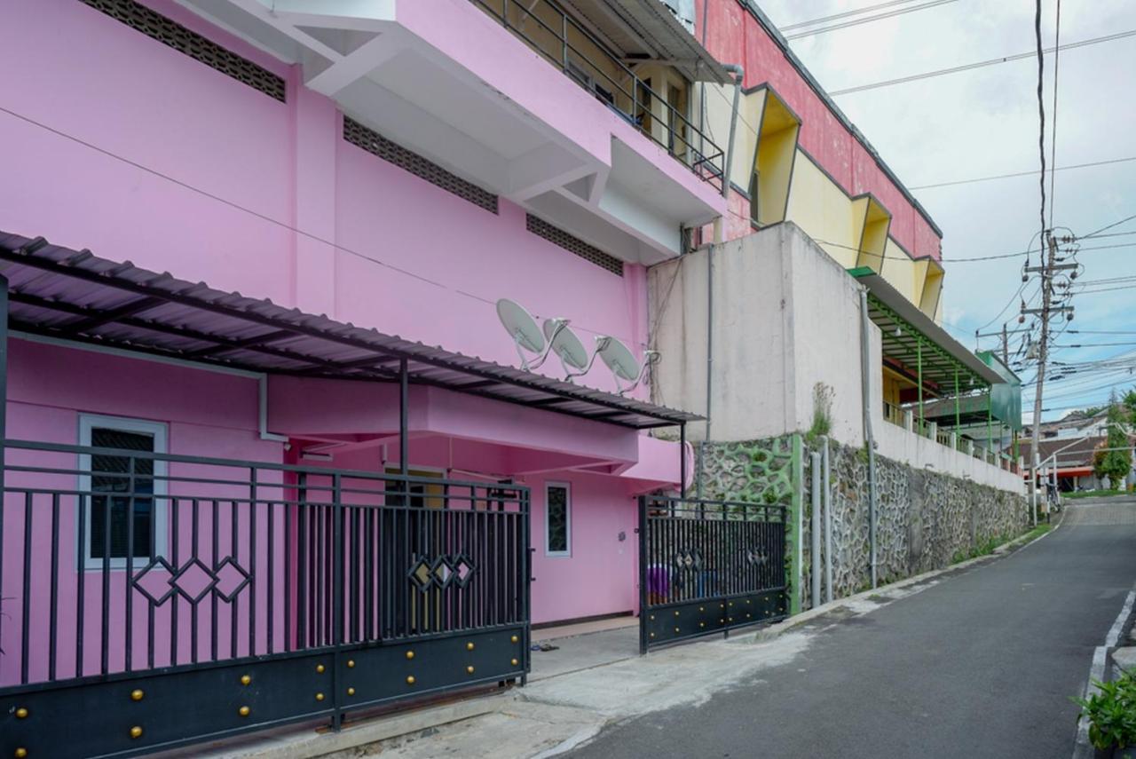 Reddoorz @ Jalan Gatot Subroto Semarang Hotel Екстериор снимка