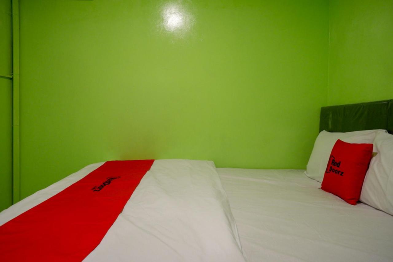 Reddoorz @ Jalan Gatot Subroto Semarang Hotel Екстериор снимка
