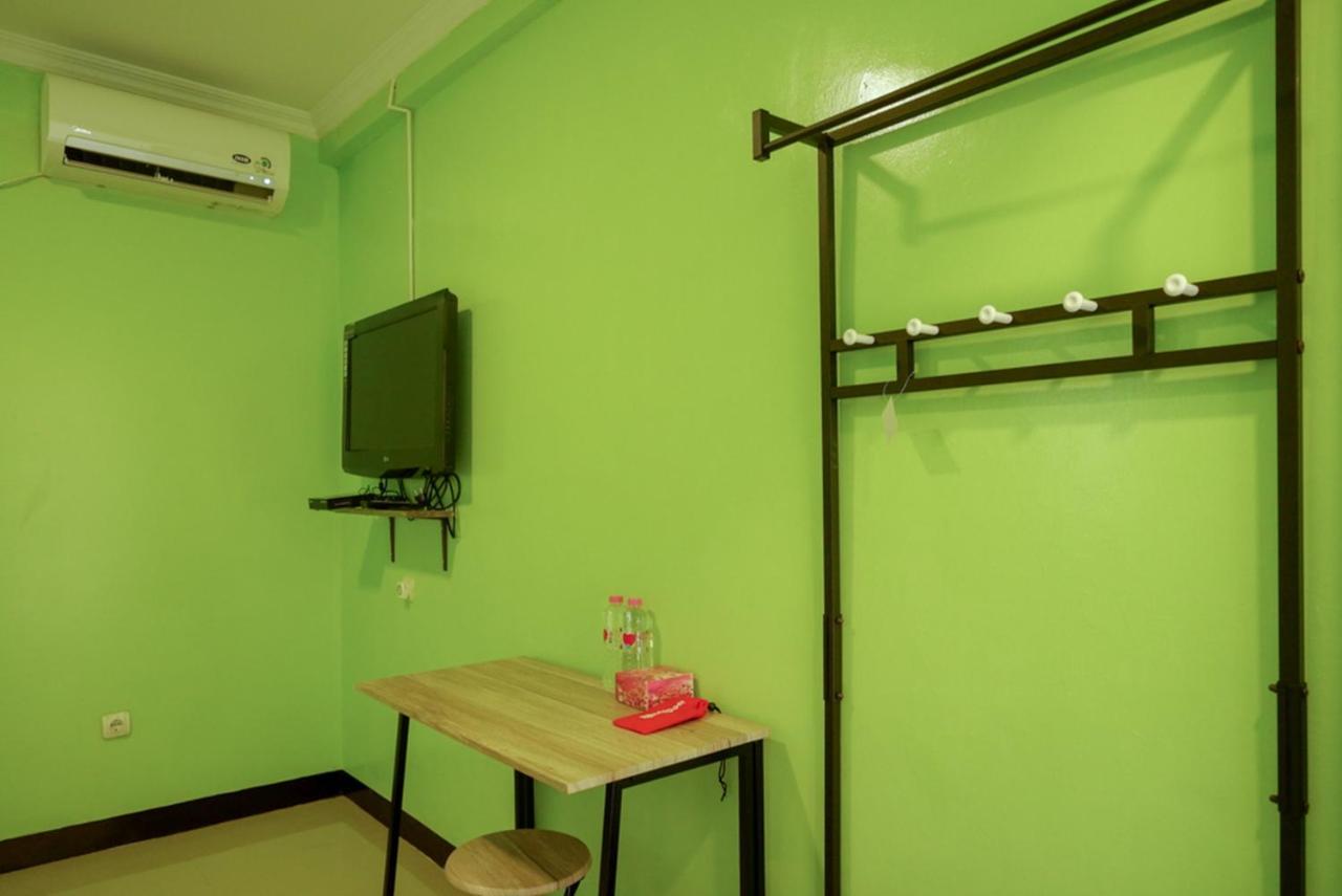 Reddoorz @ Jalan Gatot Subroto Semarang Hotel Екстериор снимка