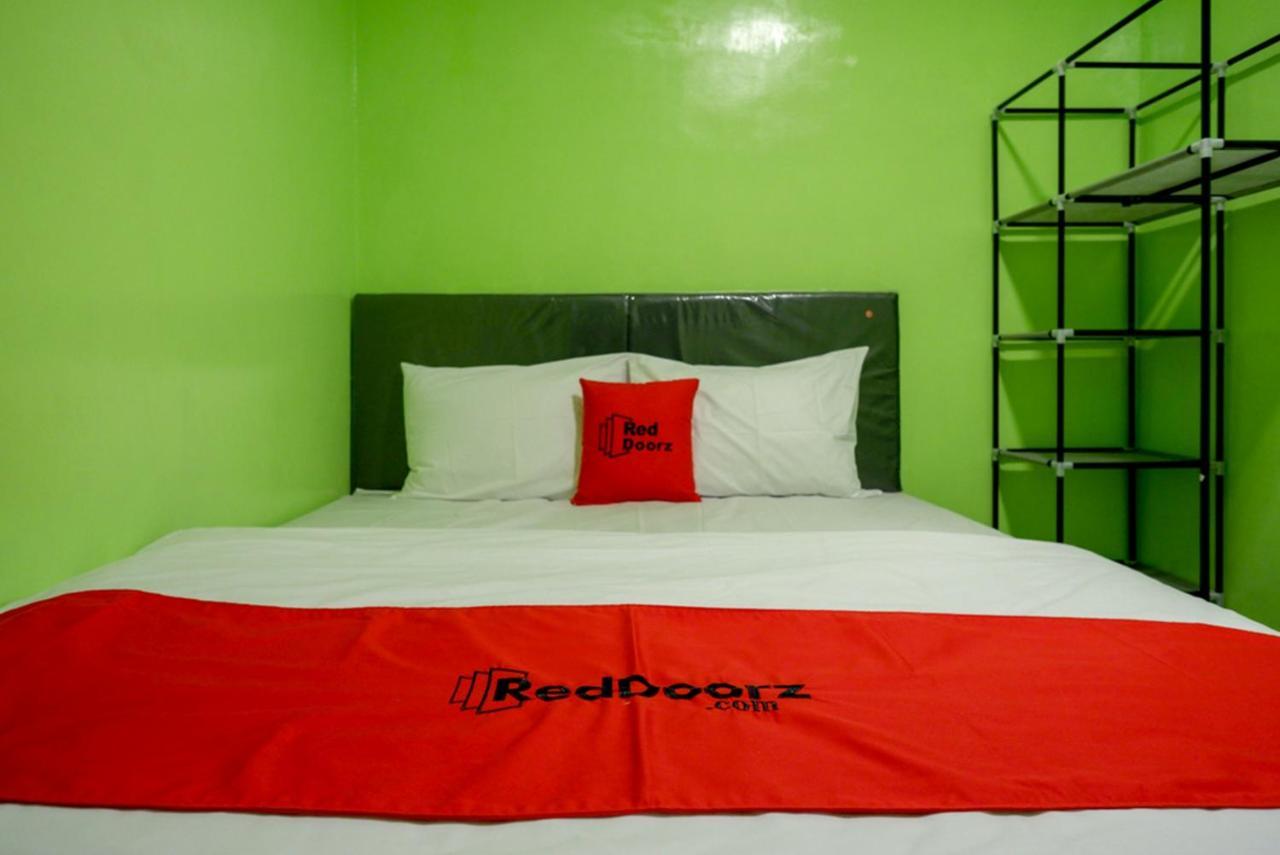 Reddoorz @ Jalan Gatot Subroto Semarang Hotel Екстериор снимка